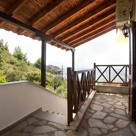 Holiday home Spacious Seafront Villa, Ideal For Secluded Relaxation *
