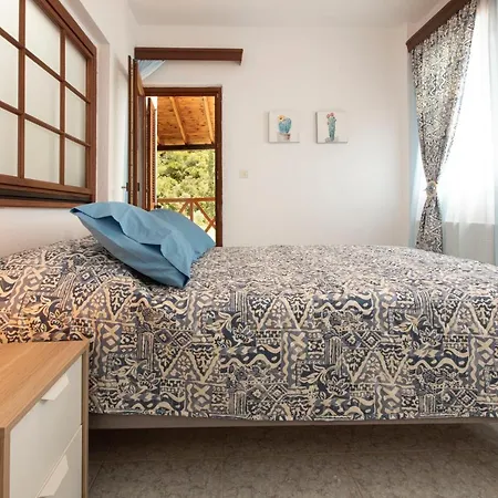 Spacious Seafront Villa, Ideal For Secluded Relaxation * Agia Paraskevi (Kassandra)
